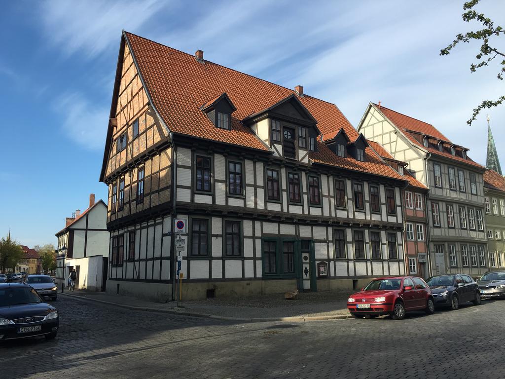 Kaufmannshaus Anno 1613 Apartment เควดลินบวร์ก ภายนอก รูปภาพ